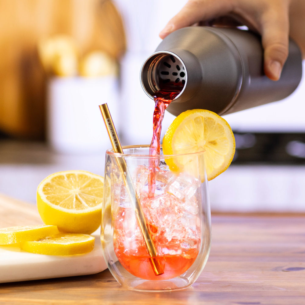 cocktail-shaker-lid-q7 Cocktail_Shaker_lifestyle_1_0f873eef-26b9-477a-b301-4dde25c00201.png